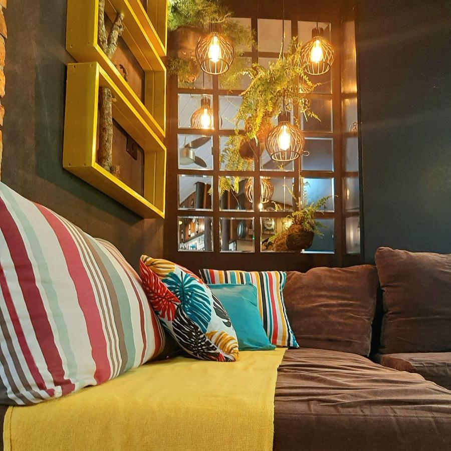 Bangalo Das Lagartixas ,Casa Studio Com Piscina Aquecida Privativa A 20 Minutos Do Centro De Curitiba Colombo Eksteriør bilde